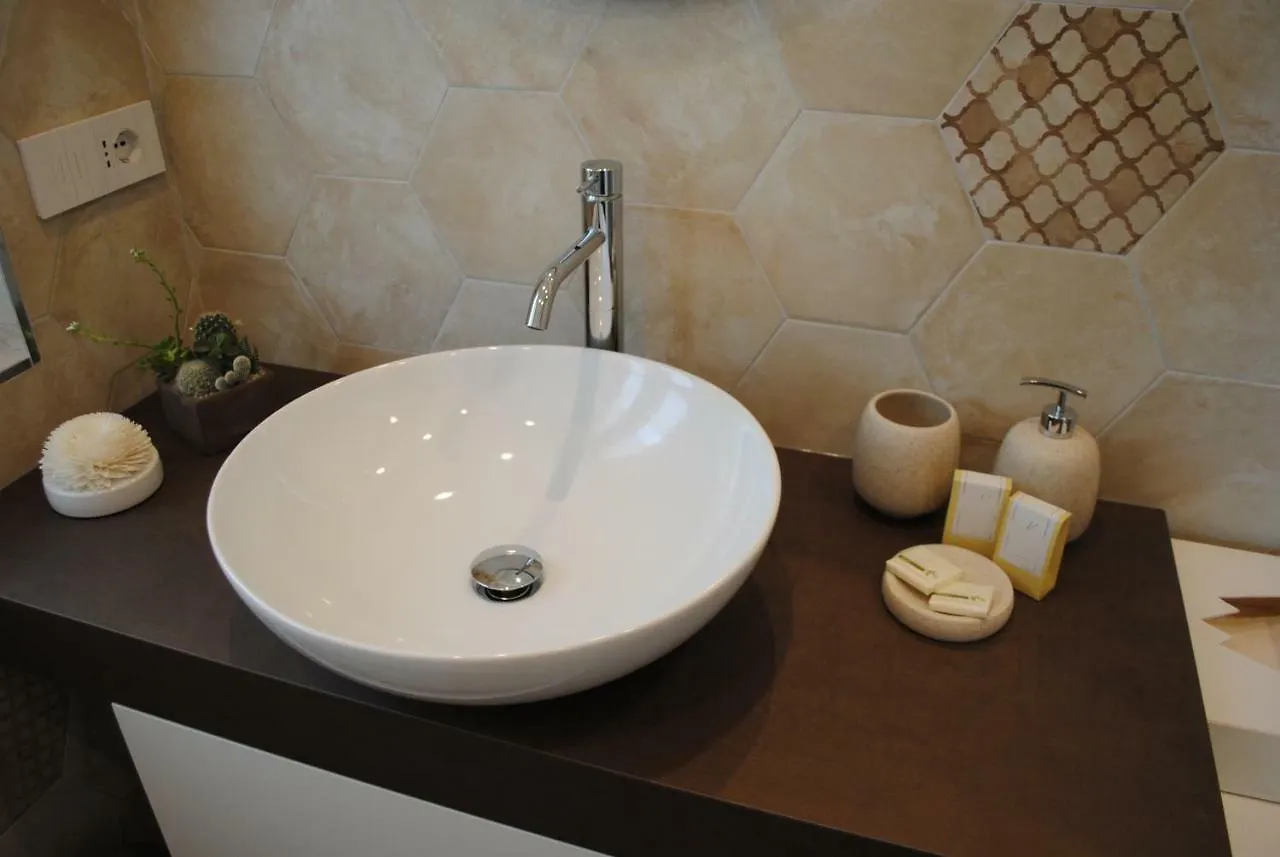Dolcelago Sirone Guest house
